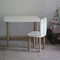 duzy drewniany stolik dla dziecka