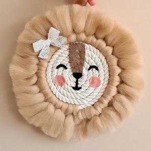 ZAWIESZKA LEW SAFARI - MARMYS FELT STUDIO