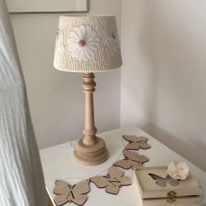 LAMPKA NOCNA STOKROTKI I MOTYLE - MARMYS FELT STUDIO