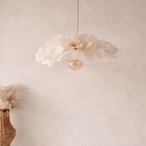 LAMPA SUFITOWA DLA DZIEWCZYNKI KREMOWY KWIAT PEONIA - MARMYS FELT STUDIO