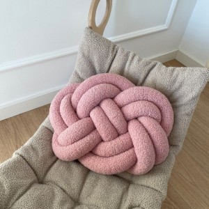 PODUSZKA DEKORACYJNA TWIST MAXI BOUCLE BRUDNY RÓŻ