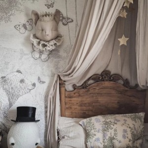 Dekoracja na ścianę do pokoju dziecka kot beżowy z koroną – Love Me Decoration