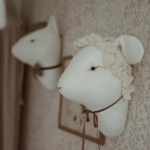 Dekoracja na ścianę do pokoju dziecka Mysz lniana śmietankowa – Love Me Decoration