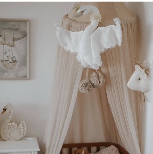 Dekoracja do pokoju dziecka Łabędź śmietankowy z koronką – Love Me Decoration