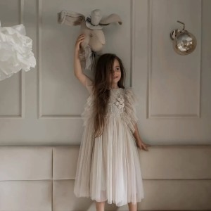 Dekoracja na ścianę do pokoju dziecka Królik lniany z krainy czarów beżowy – Love Me Decoration