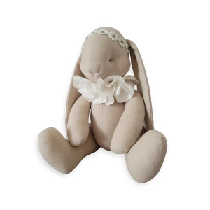 Dekoracja do pokoju dziecka Królik beżowy w kołnierzu – Love Me Decoration