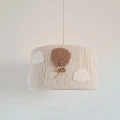 lampa z balonem i chmurkami