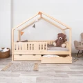 łóżko domek drewniane z barierką i szufladami