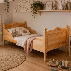 ŁÓŻKO DZIECIĘCE DREWNIANE RETRO Z ORNAMENTEM