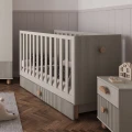 Łóżeczko niemowlęce Loft z szufladą i drewnianymi detalami – nowoczesny design do pokoju dziecka