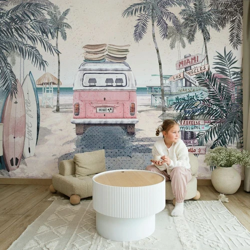 Tapeta młodzieżowa Retro Van – różowy van i plaża