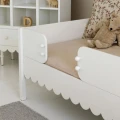 Łóżko Babushka 90x200 cm może pełnić funkcję samodzielnego łóżka lub górnego poziomu łóżka piętrowego