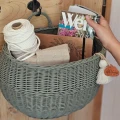 Wiklinowy koszyk ścienny do wnętrz boho