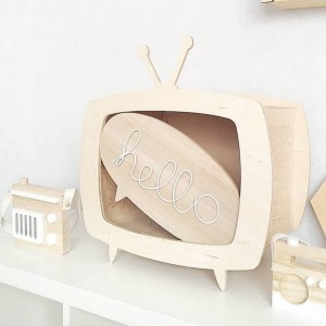 DREWNIANY TELEWIZOREK