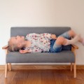 sofa-dziecieca-szara-welurowa (2).jpg