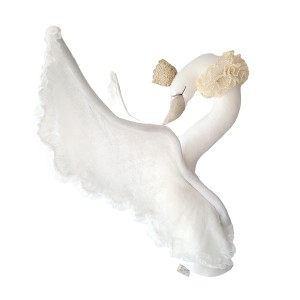LOVE ME DECORATION - LINEN SWAN WITH LACE CREAM