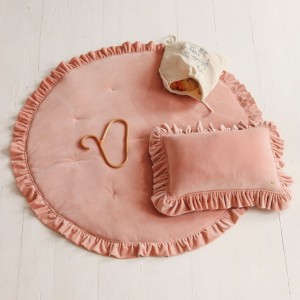 MOI MILI - SOFT VELVET MAT WITH FRILL APRICOT
