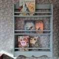 drewniana-biblioteczka-wiszaca-drewniana-dla-dziecka- (1).jpg