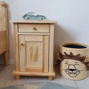 DREWNIANA SZAFKA NOCNA DO POKOJU DZIECKA