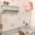 różowa lampka ścienna do pokoju dziewczynki