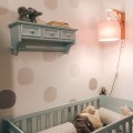 różowa lampka ścienna do pokoju dziewczynki