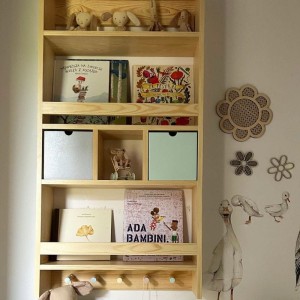 BIBLIOTECZKA WISZĄCA Z WIESZAKAMI I SZUFLADKAMI