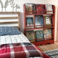 biblioteczka dla dziecka z dekorem